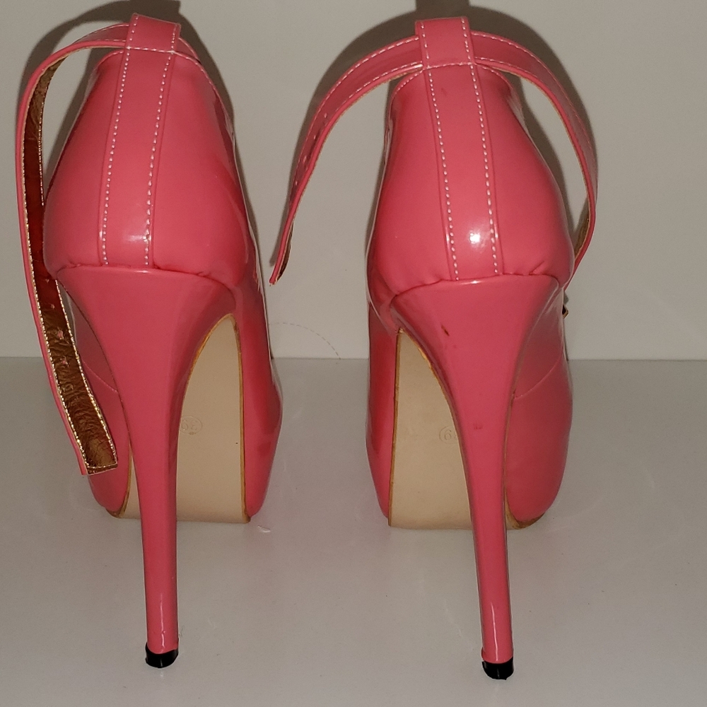 Pretty and sexy pink stilettos with strap